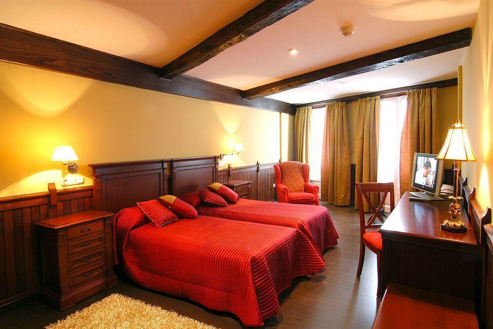 Hostal Santo Grial Santiago de Compostela Zewnętrze zdjęcie